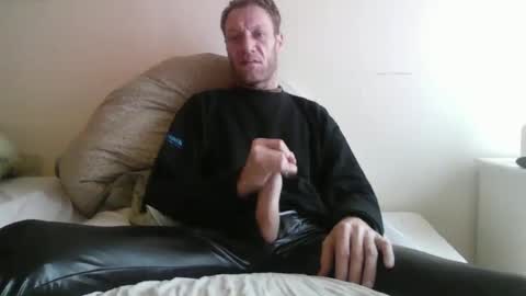 Snapshot of pumpindk chatting on March 8, 9:39 am Pumpin online show from March 8, 9:39 am