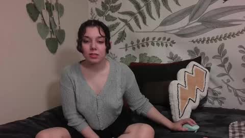 Snapshot of punkpuppy chatting on February 20, 1:57 am emmy online show from February 20, 1:57 am