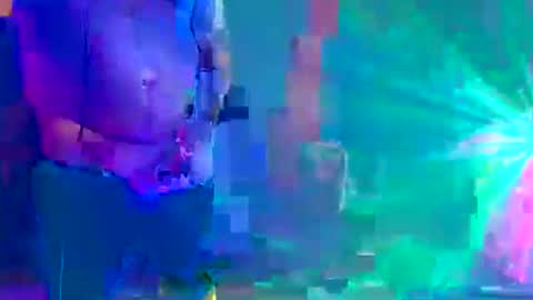 Snapshot of punkrunr083 chatting on September 27, 8:41 am punkrunr083 online show from September 27, 8:41 am