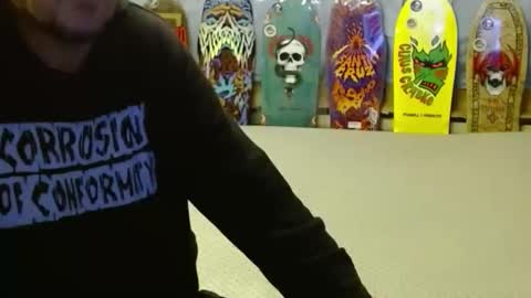 Snapshot of punkypapi chatting on October 24, 12:19 am Jojo online show from October 24, 12:19 am