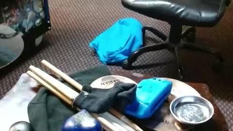 Snapshot of punkypapi chatting on December 16, 4:17 am Jojo online show from December 16, 4:17 am