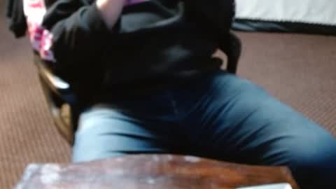 Snapshot of punkypapi chatting on December 22, 6:43 am Jojo online show from December 22, 6:43 am