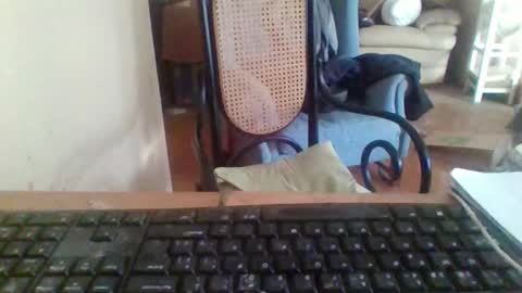 pup_y online show from November 18, 4:00 pm