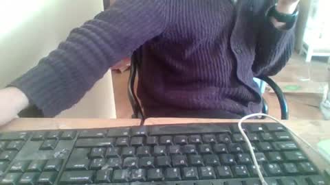 pup_y online show from November 21, 8:46 am