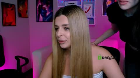 Snapshot of pure_angel1 chatting on October 17, 7:16 pm pure angel1 online show from October 17, 7:16 pm