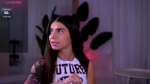 Snapshot of pureellie chatting on November 15, 4:32 am Emily online show from November 15, 4:32 am