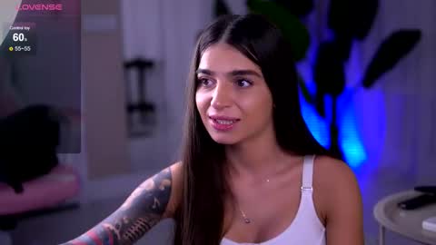 Snapshot of pureellie chatting on November 17, 4:51 am Emily online show from November 17, 4:51 am