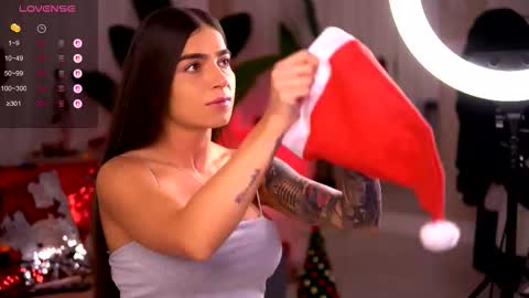 Snapshot of pureellie chatting on December 23, 6:00 am Emily online show from December 23, 6:00 am