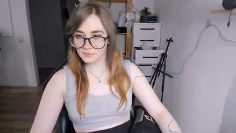 I am Mila online show from September 15, 7:19 am
