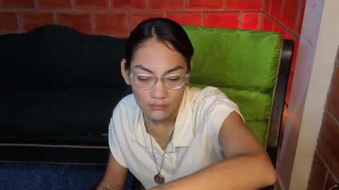 Snapshot of purepleasure25 chatting on January 14, 4:18 am purepleasure25 online show from January 14, 4:18 am