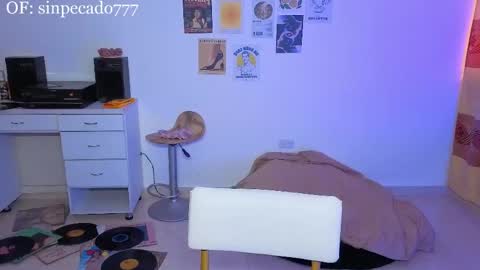 purepleasure25 online show from May 15, 12:01 pm