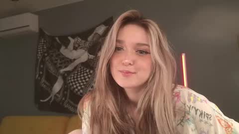 Bella online show from May 8, 4:01 pm