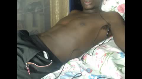 purple_hearts online show from June 10, 11:24 pm