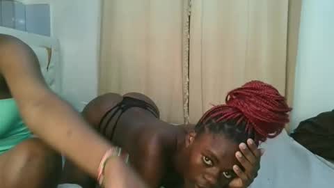 purple_honey1 online show from March 28, 11:59 pm