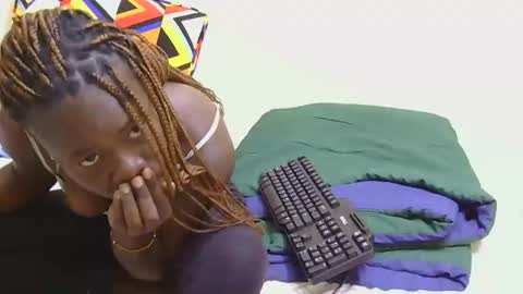 Snapshot of purple_raaine chatting on January 9, 9:56 am purple Rain online show from January 9, 9:56 am