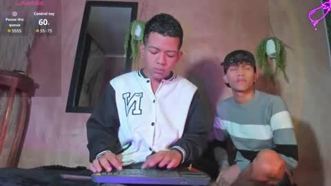 Snapshot of purple_savage chatting on October 16, 12:39 pm purple_savage online show from October 16, 12:39 pm