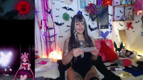 purplekattlyn online show from April 10, 8:02 pm