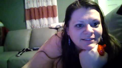 Snapshot of purplepantied23 chatting on January 18, 3:20 am Jelly online show from January 18, 3:20 am