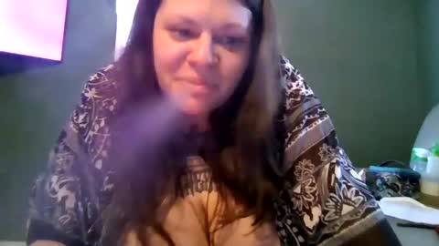 Snapshot of purplepantied23 chatting on February 7, 7:38 pm Jelly online show from February 7, 7:38 pm