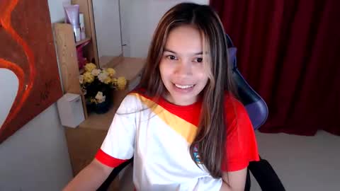 Snapshot of pussiswet_xx chatting on June 9, 3:34 pm jessy online show from June 9, 3:34 pm