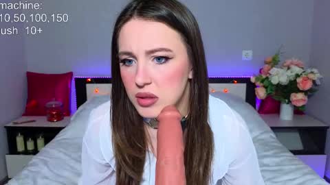 Monica online show from February 19, 4:44 pm
