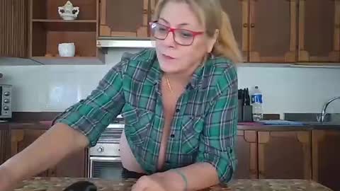 Mary online show from November 18, 9:03 am