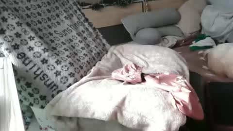 Snapshot of pussy_for_u chatting on December 9, 11:04 am Lara online show from December 9, 11:04 am