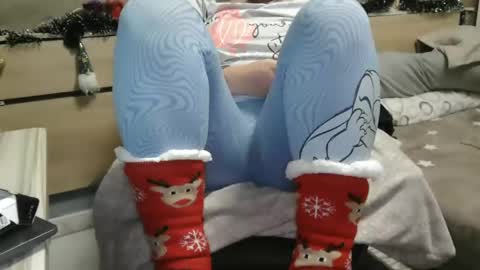 Snapshot of pussy_for_u chatting on December 12, 7:59 pm Lara online show from December 12, 7:59 pm