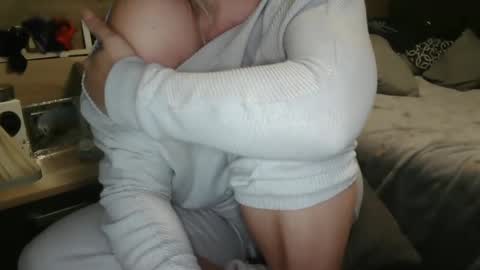 Snapshot of pussy_for_u chatting on January 30, 10:19 pm Lara online show from January 30, 10:19 pm