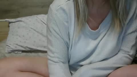Snapshot of pussy_for_u chatting on February 7, 7:06 pm Lara online show from February 7, 7:06 pm