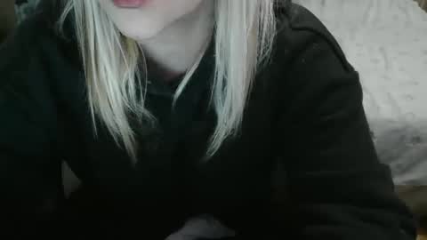 Snapshot of pussy_for_u chatting on March 3, 8:43 pm Lara online show from March 3, 8:43 pm
