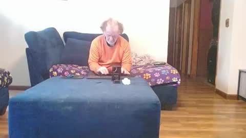 Mark online show from February 10, 7:40 pm