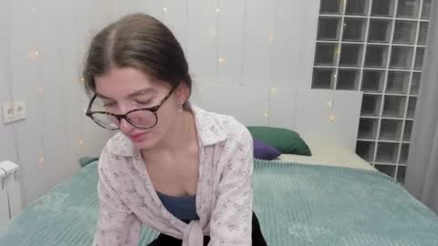 pussykatt_girl online show from February 23, 1:35 am