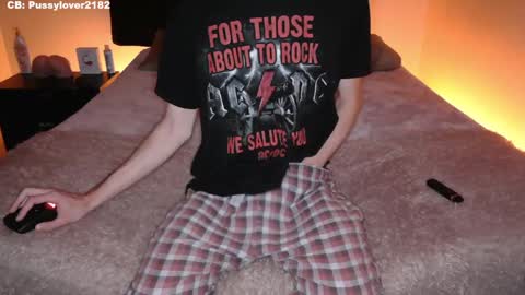 pussylover2182 online show from September 29, 3:00 am