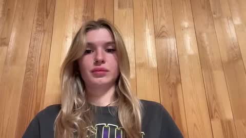 Lina online show from September 25, 2:43 pm