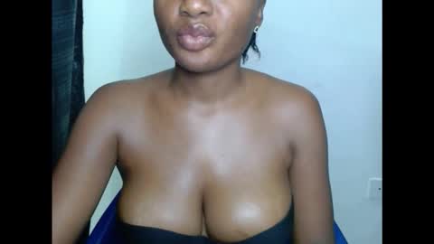 pussyxwetx online show from October 29, 8:43 pm