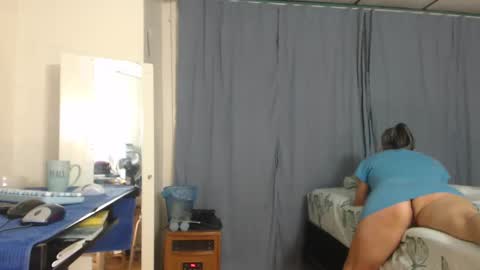 putiputi4u online show from March 29, 2:11 am