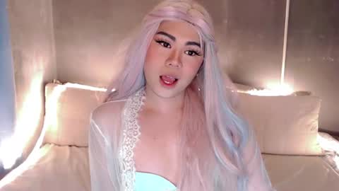 qt_luna18 online show from July 2, 8:15 pm