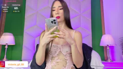 Snapshot of queen__violet chatting on May 12, 7:55 pm Queen Violet online show from May 12, 7:55 pm