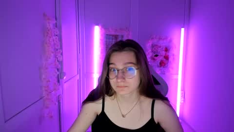 Amelie online show from May 8, 7:14 am
