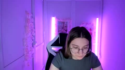 Amelie online show from May 9, 7:24 am