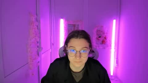 Amelie online show from May 19, 7:26 am