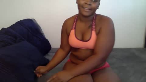 queen_arriana online show from May 16, 6:32 am