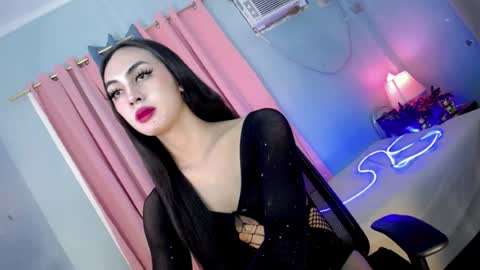 Snapshot of queen_danaya chatting on July 6, 6:21 pm queen_danaya online show from July 6, 6:21 pm