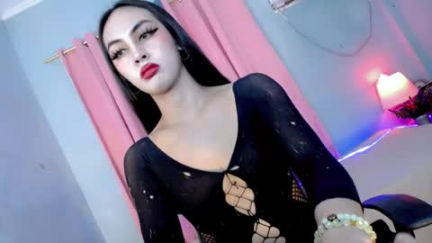 Snapshot of queen_danaya chatting on July 22, 12:24 am queen_danaya online show from July 22, 12:24 am
