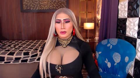 Snapshot of queen_destroyerx chatting on April 6, 4:08 pm MAGDA online show from April 6, 4:08 pm