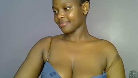 Snapshot of queen_incy chatting on February 17, 5:08 pm queen_incy online show from February 17, 5:08 pm