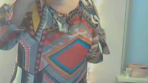 Snapshot of queen_jane8 chatting on December 16, 12:27 pm queen_jane8 online show from December 16, 12:27 pm