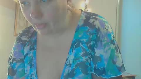 Snapshot of queen_jane8 chatting on January 12, 1:16 pm queen_jane8 online show from January 12, 1:16 pm