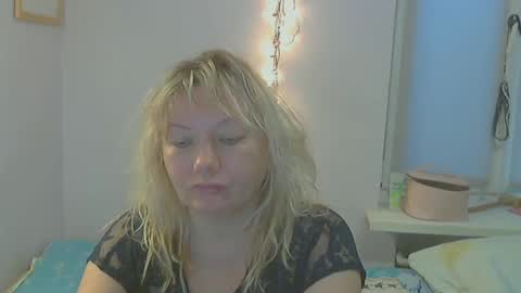 Snapshot of queen_jane8 chatting on February 14, 2:33 pm queen_jane8 online show from February 14, 2:33 pm
